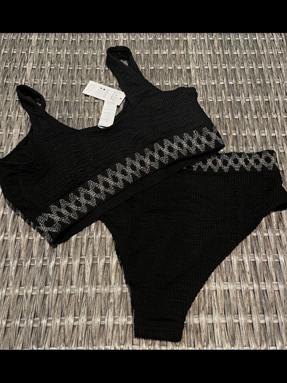 Cupshe Black High-Waist Two-Piece Bikini with Metallic Trim Size Large - Picture 4 of 4